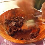 Foto del proceso cuando se mezcla el chocolate con azúcar y canela